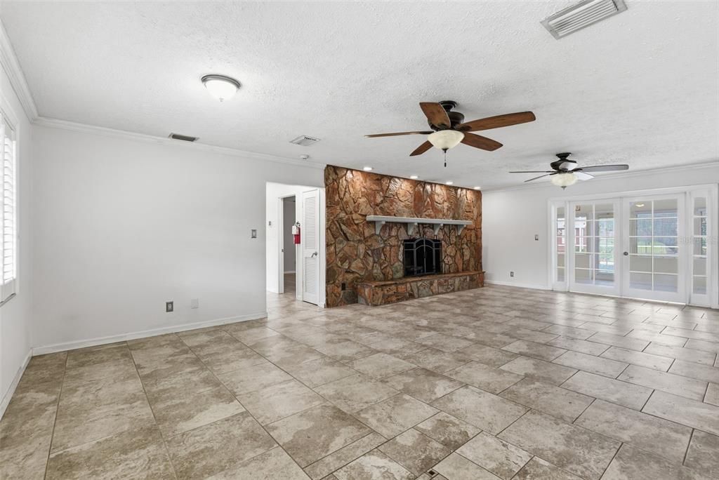 For Sale: $700,000 (4 beds, 3 baths, 2760 Square Feet)