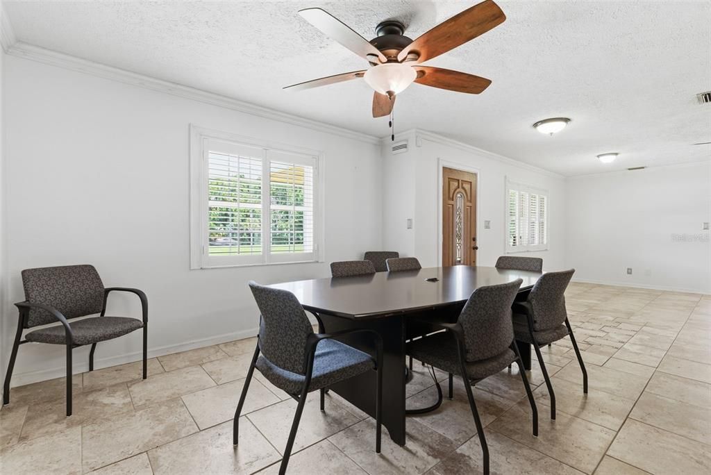 For Sale: $700,000 (4 beds, 3 baths, 2760 Square Feet)