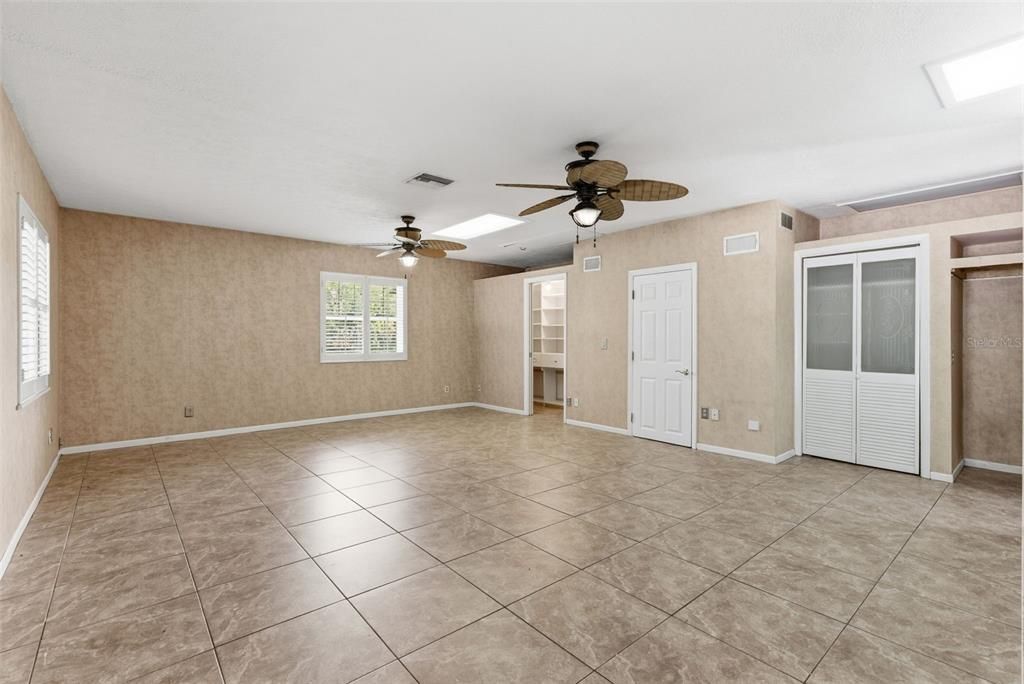 For Sale: $700,000 (4 beds, 3 baths, 2760 Square Feet)