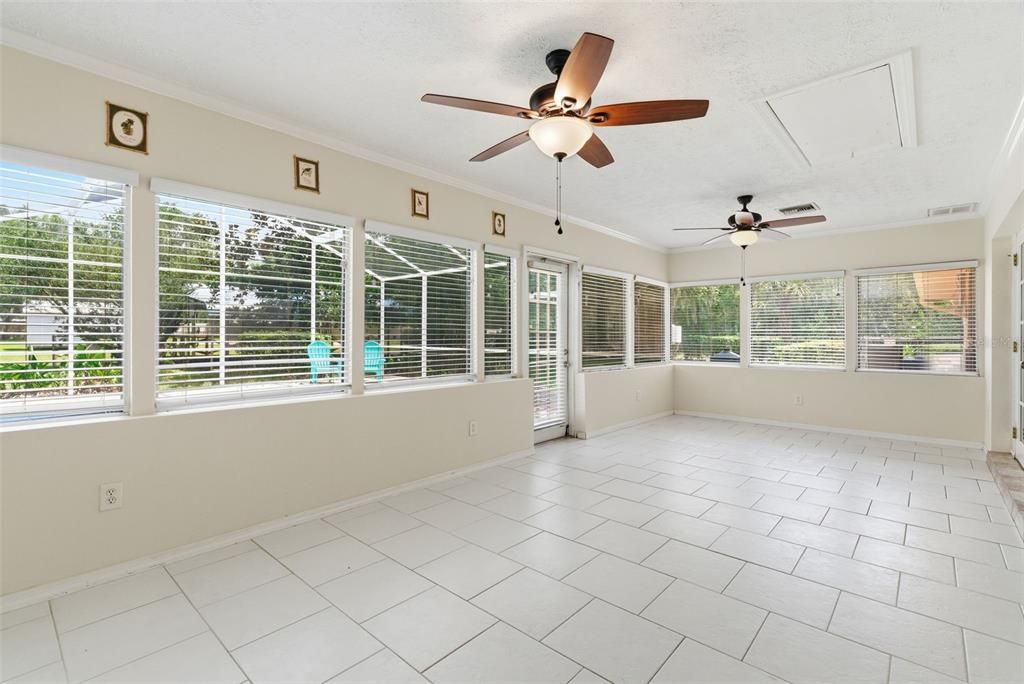 For Sale: $700,000 (4 beds, 3 baths, 2760 Square Feet)