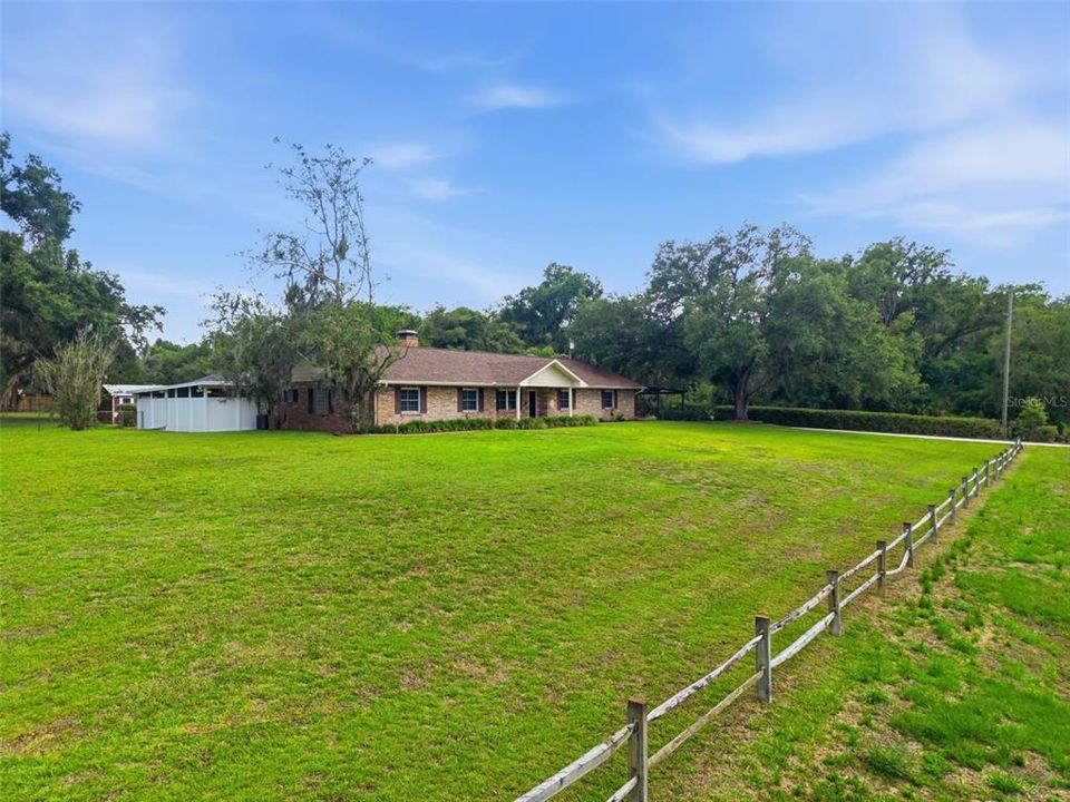 For Sale: $700,000 (4 beds, 3 baths, 2760 Square Feet)