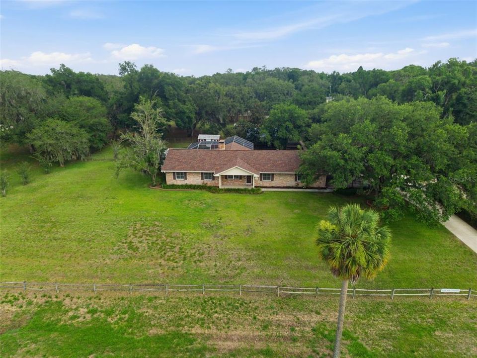 For Sale: $700,000 (4 beds, 3 baths, 2760 Square Feet)