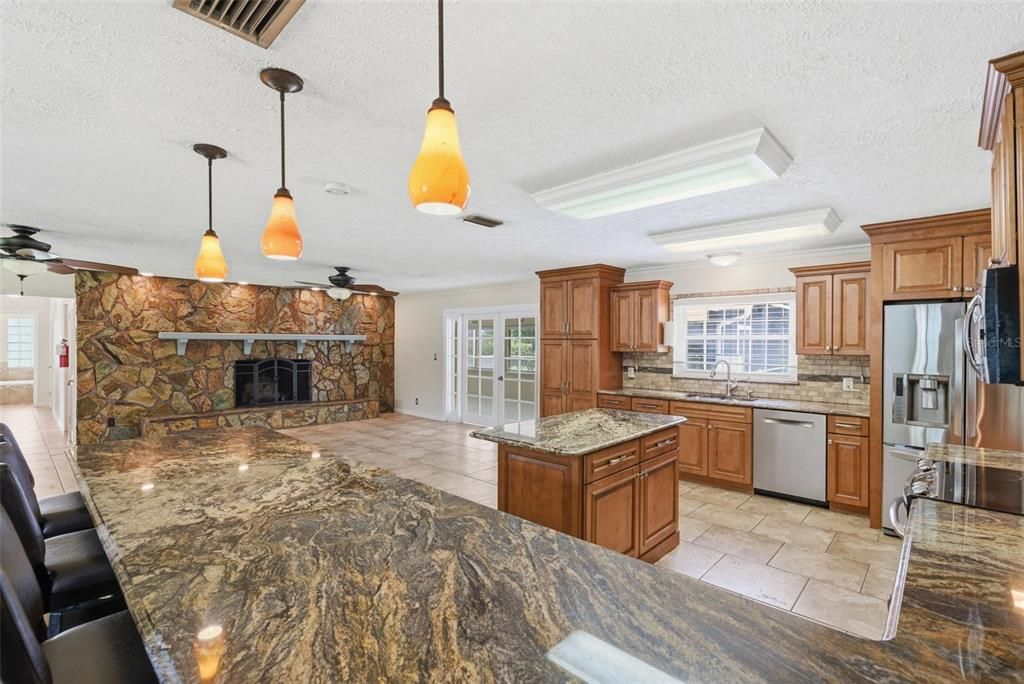 For Sale: $700,000 (4 beds, 3 baths, 2760 Square Feet)