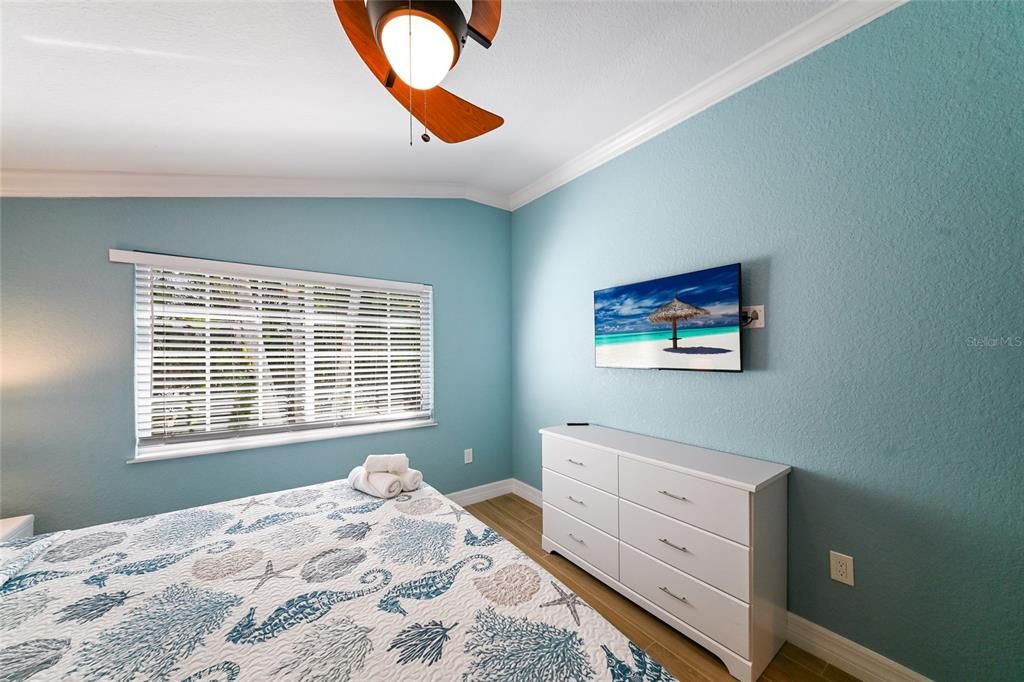 For Sale: $1,100,000 (3 beds, 2 baths, 1262 Square Feet)