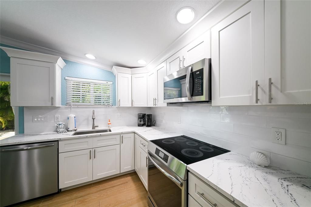 For Sale: $1,100,000 (3 beds, 2 baths, 1262 Square Feet)