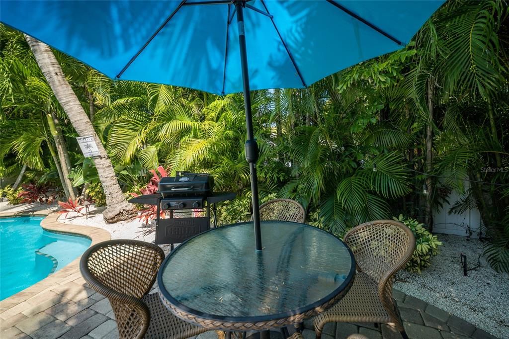 For Sale: $1,100,000 (3 beds, 2 baths, 1262 Square Feet)