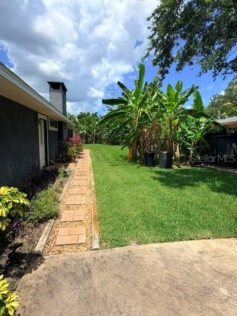 En Venta: $695,000 (3 camas, 2 baños, 2535 Pies cuadrados)