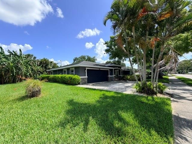 En Venta: $695,000 (3 camas, 2 baños, 2535 Pies cuadrados)
