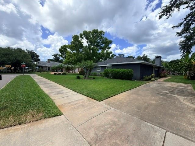 En Venta: $695,000 (3 camas, 2 baños, 2535 Pies cuadrados)