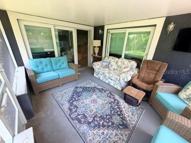 En Venta: $695,000 (3 camas, 2 baños, 2535 Pies cuadrados)