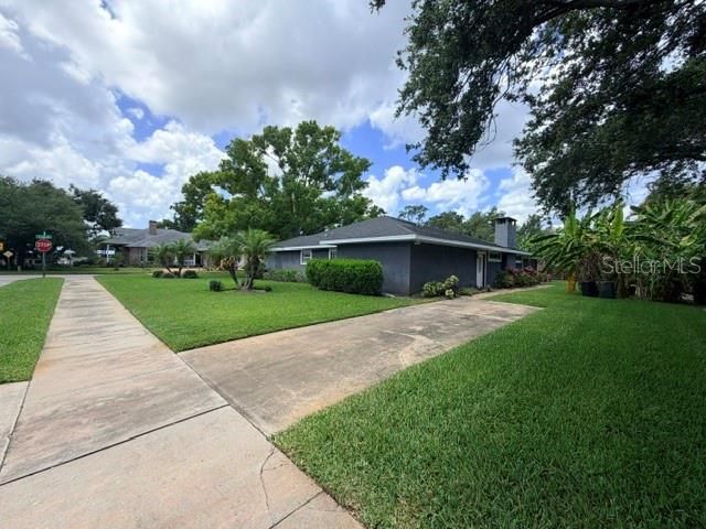 En Venta: $695,000 (3 camas, 2 baños, 2535 Pies cuadrados)