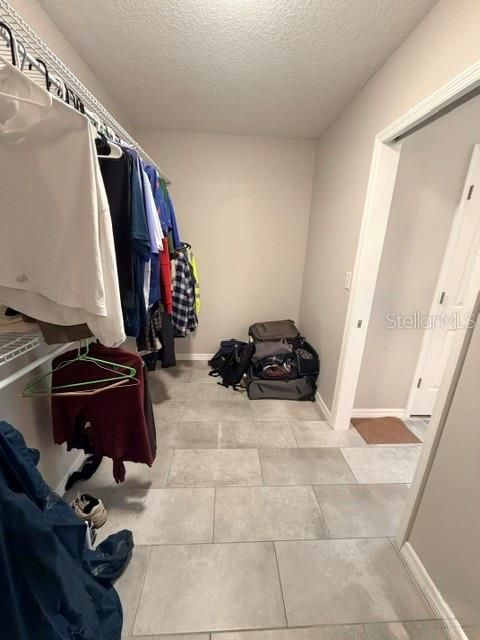 En Venta: $695,000 (3 camas, 2 baños, 2535 Pies cuadrados)