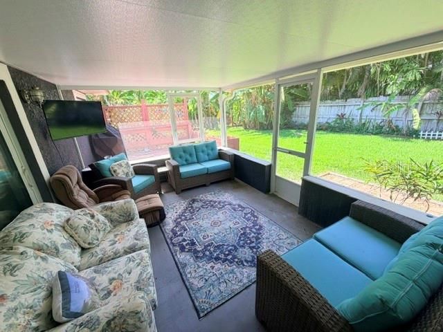 En Venta: $695,000 (3 camas, 2 baños, 2535 Pies cuadrados)