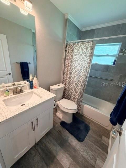 En Venta: $695,000 (3 camas, 2 baños, 2535 Pies cuadrados)