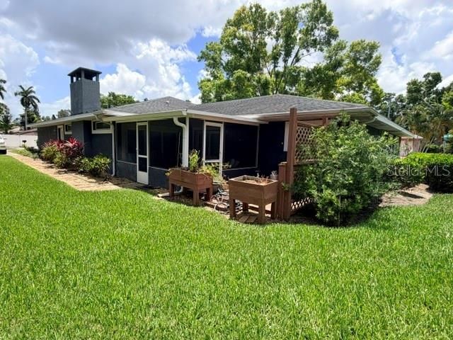 En Venta: $695,000 (3 camas, 2 baños, 2535 Pies cuadrados)