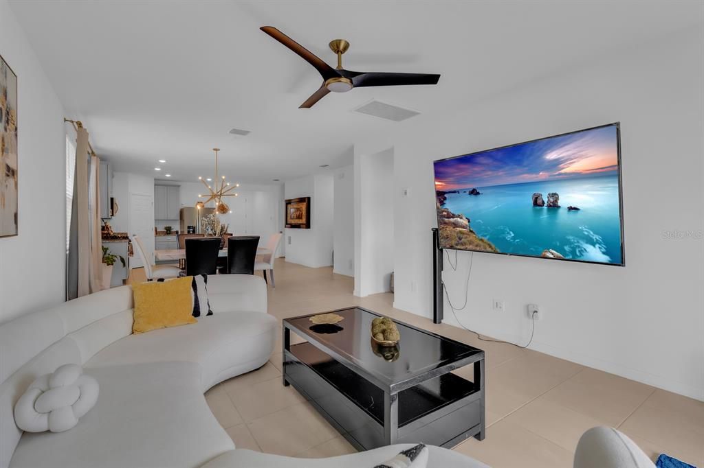 For Sale: $417,500 (3 beds, 2 baths, 1680 Square Feet)