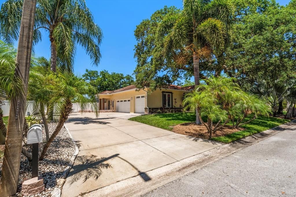 For Sale: $849,000 (4 beds, 3 baths, 3023 Square Feet)