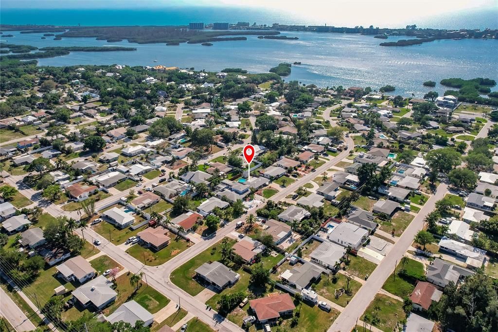 For Rent: $2,500 (2 beds, 1 baths, 955 Square Feet)