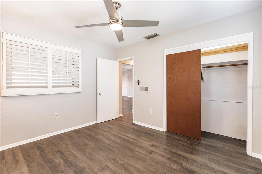 For Rent: $2,500 (2 beds, 1 baths, 955 Square Feet)