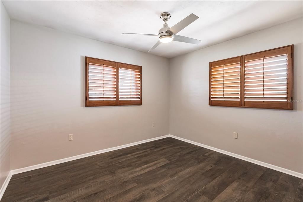 For Rent: $2,500 (2 beds, 1 baths, 955 Square Feet)