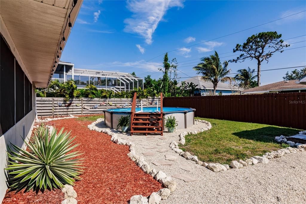 For Rent: $2,500 (2 beds, 1 baths, 955 Square Feet)