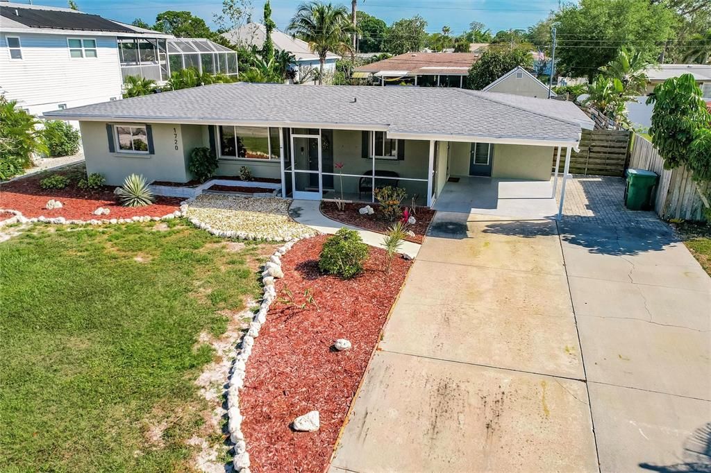 For Rent: $2,500 (2 beds, 1 baths, 955 Square Feet)