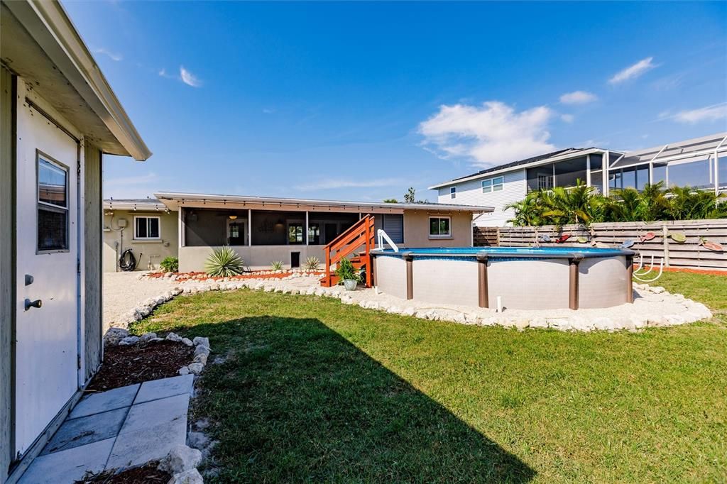 For Rent: $2,500 (2 beds, 1 baths, 955 Square Feet)