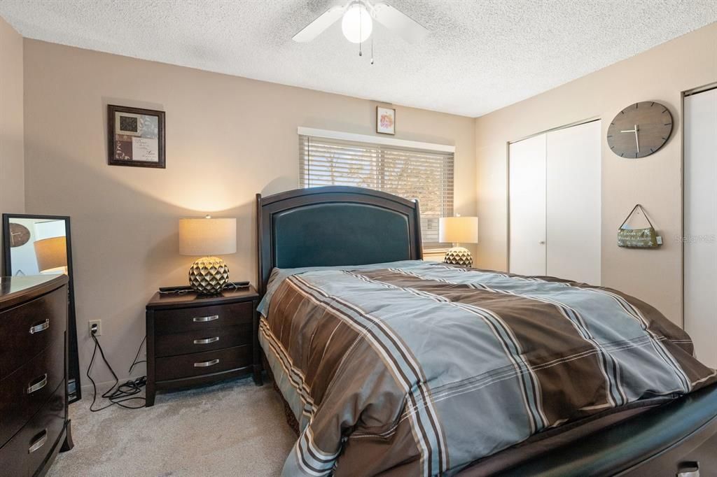 Activo con contrato: $139,900 (2 camas, 1 baños, 990 Pies cuadrados)