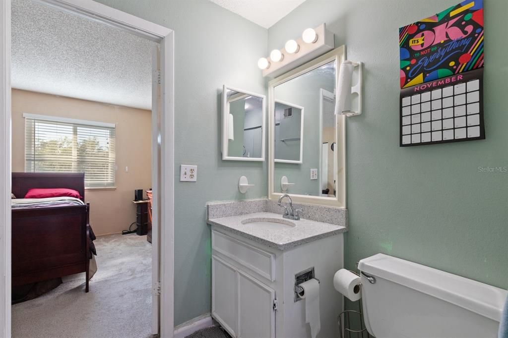 Activo con contrato: $139,900 (2 camas, 1 baños, 990 Pies cuadrados)