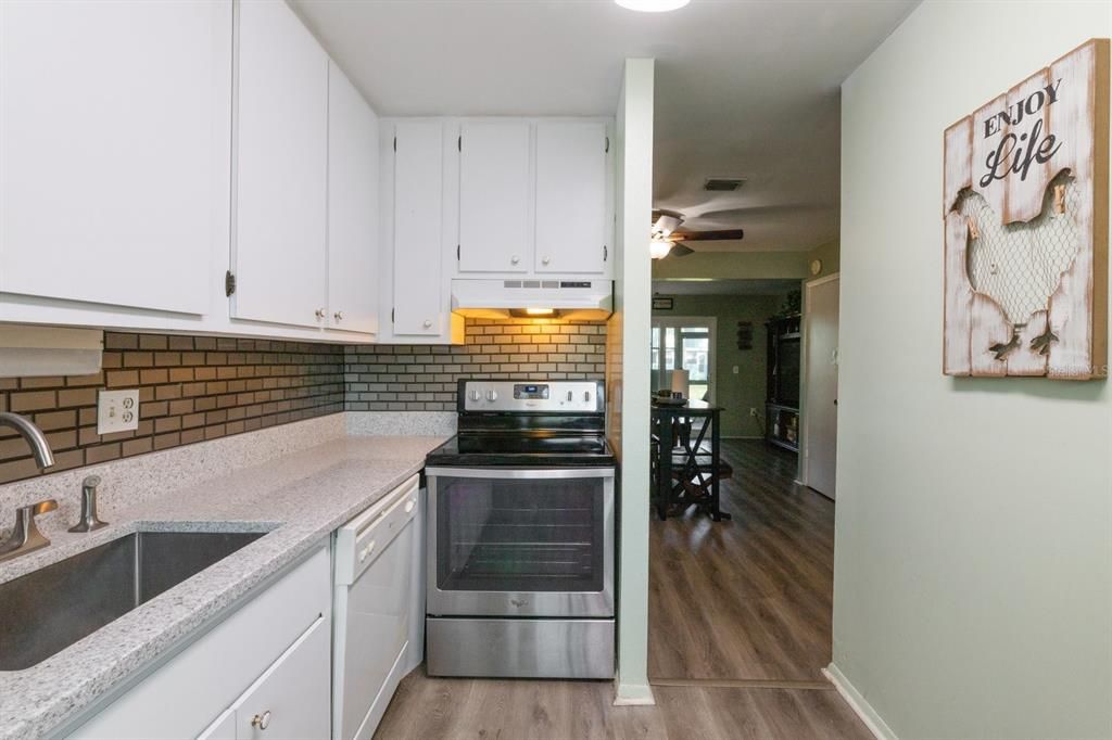 Activo con contrato: $139,900 (2 camas, 1 baños, 990 Pies cuadrados)
