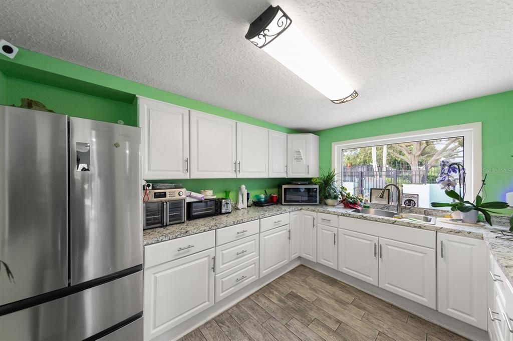 Activo con contrato: $139,900 (2 camas, 1 baños, 990 Pies cuadrados)