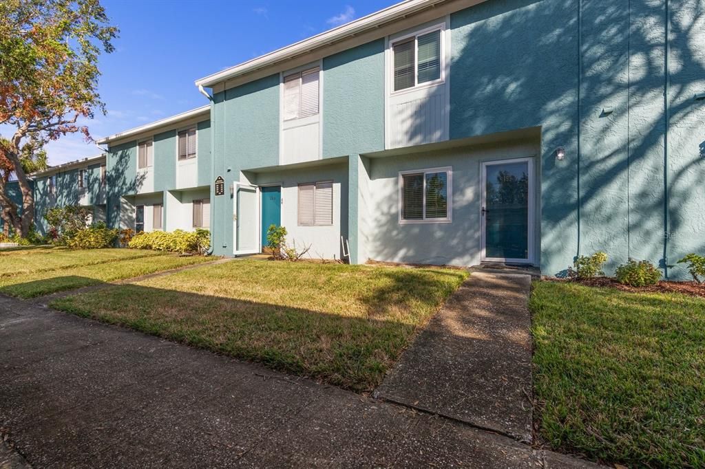 Activo con contrato: $139,900 (2 camas, 1 baños, 990 Pies cuadrados)