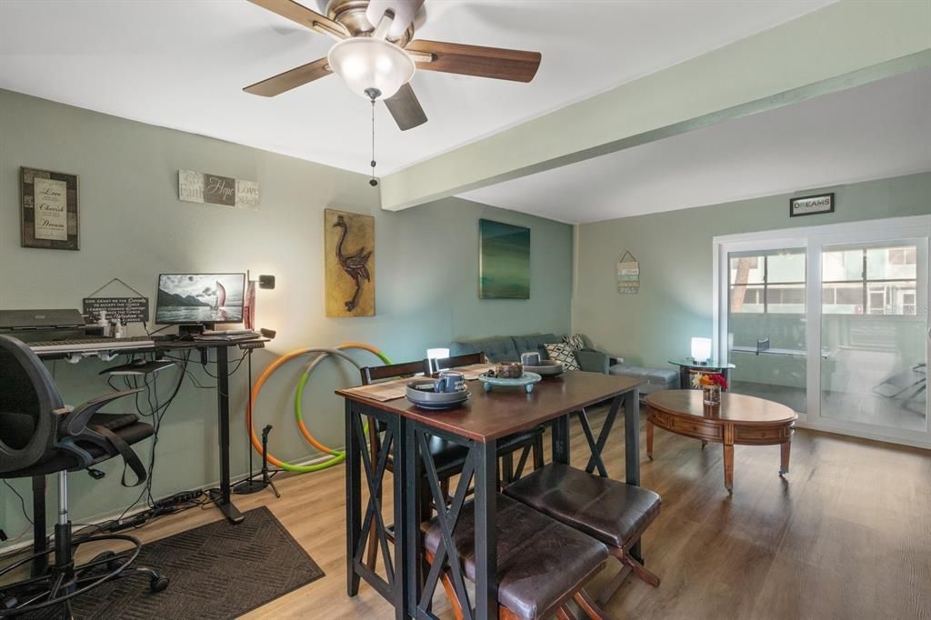 Activo con contrato: $139,900 (2 camas, 1 baños, 990 Pies cuadrados)