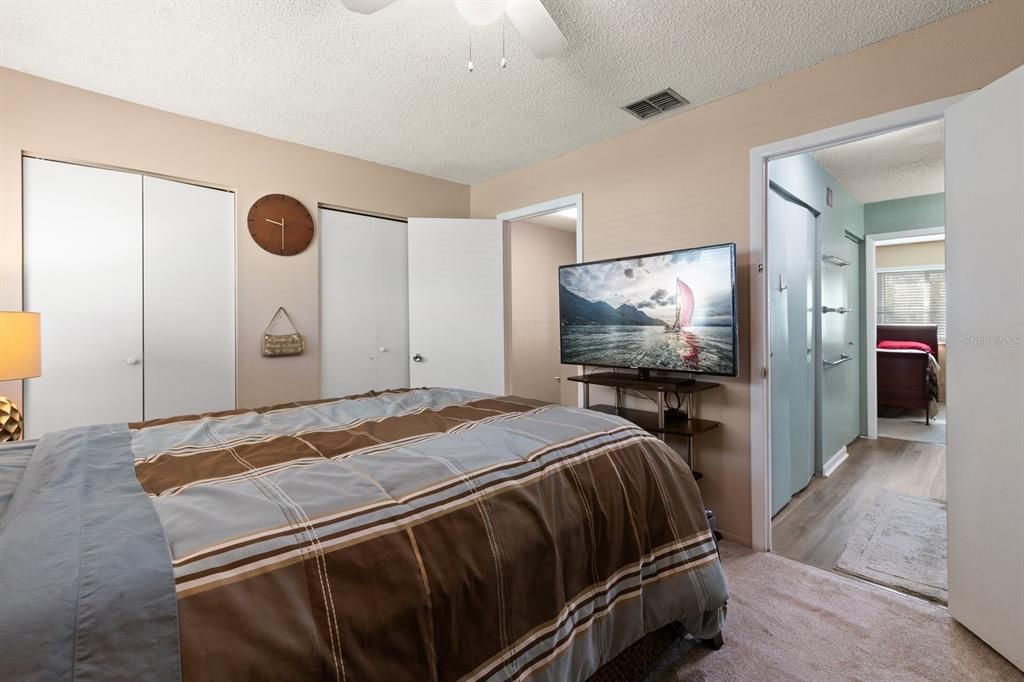 Activo con contrato: $139,900 (2 camas, 1 baños, 990 Pies cuadrados)
