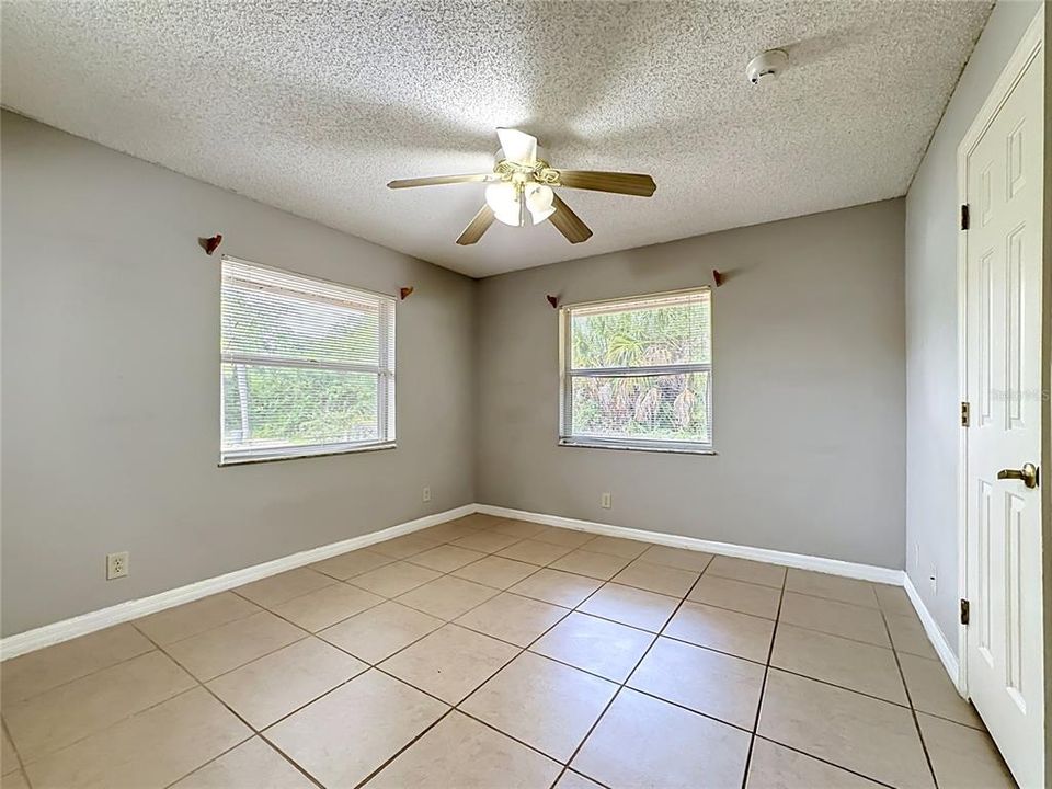 En Venta: $329,900 (3 camas, 2 baños, 1997 Pies cuadrados)