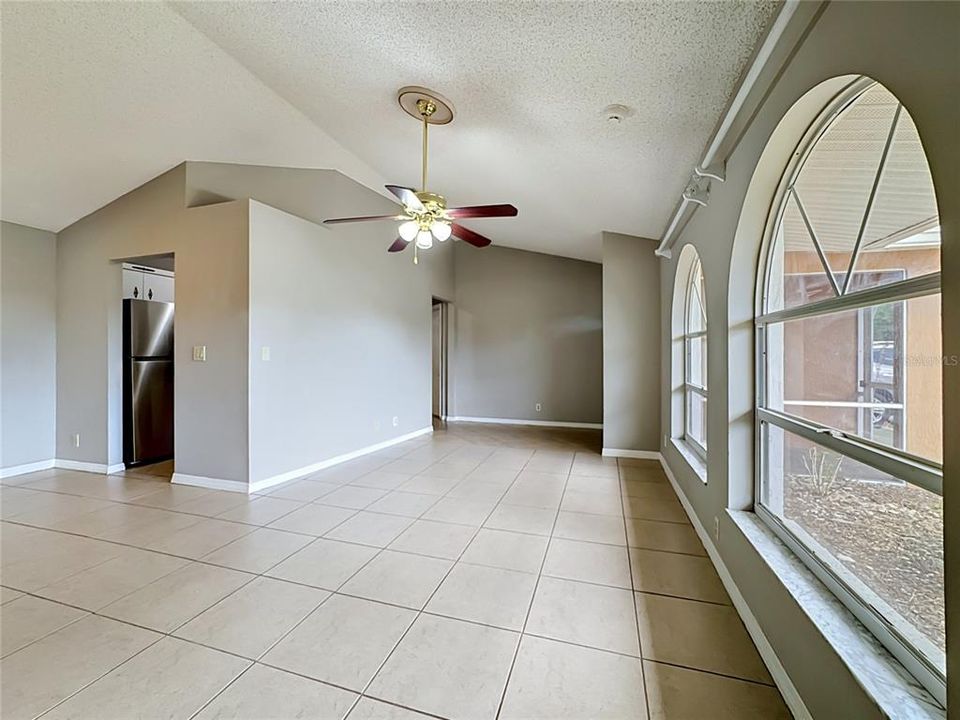 En Venta: $329,900 (3 camas, 2 baños, 1997 Pies cuadrados)