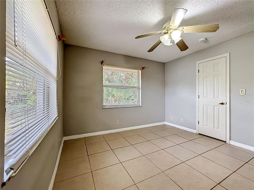 En Venta: $329,900 (3 camas, 2 baños, 1997 Pies cuadrados)