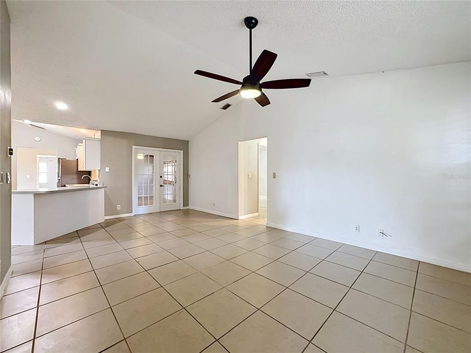 En Venta: $329,900 (3 camas, 2 baños, 1997 Pies cuadrados)