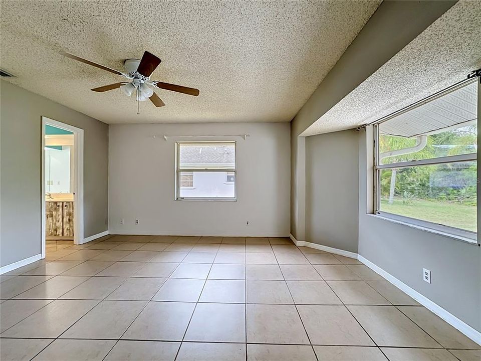 En Venta: $329,900 (3 camas, 2 baños, 1997 Pies cuadrados)