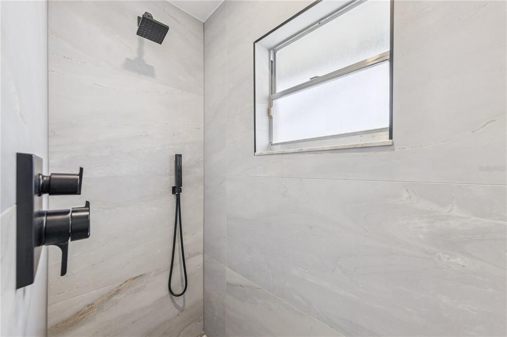 For Sale: $499,000 (3 beds, 2 baths, 1873 Square Feet)