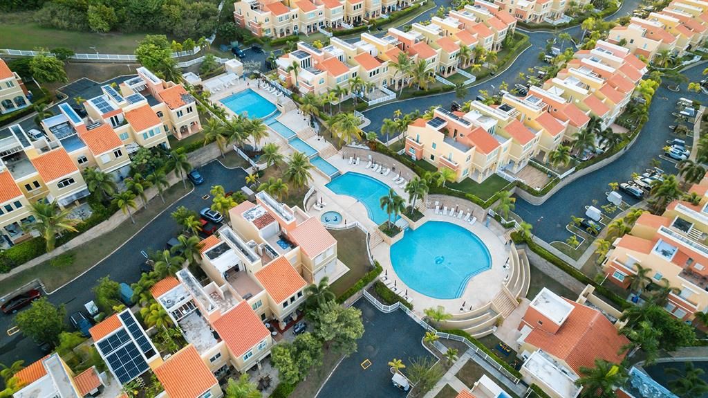 На продажу: $650,000 (4 спален, 3 ванн, 2400 Квадратных фут)