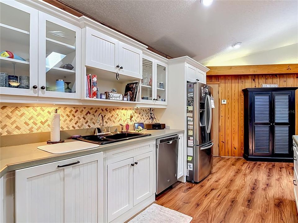 For Sale: $389,000 (4 beds, 3 baths, 2306 Square Feet)