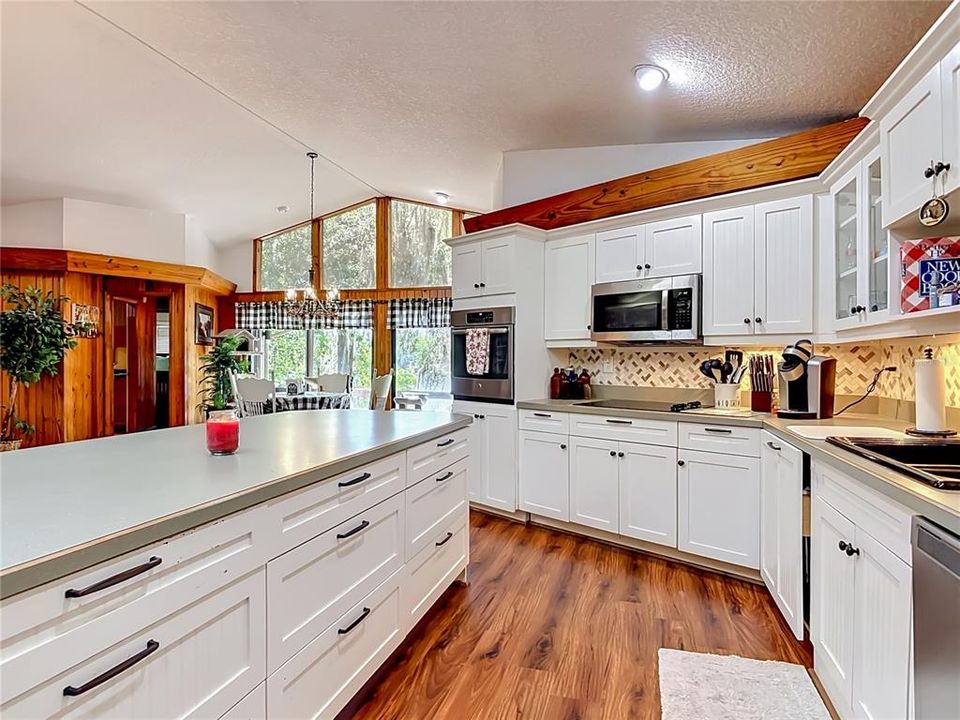 For Sale: $389,000 (4 beds, 3 baths, 2306 Square Feet)