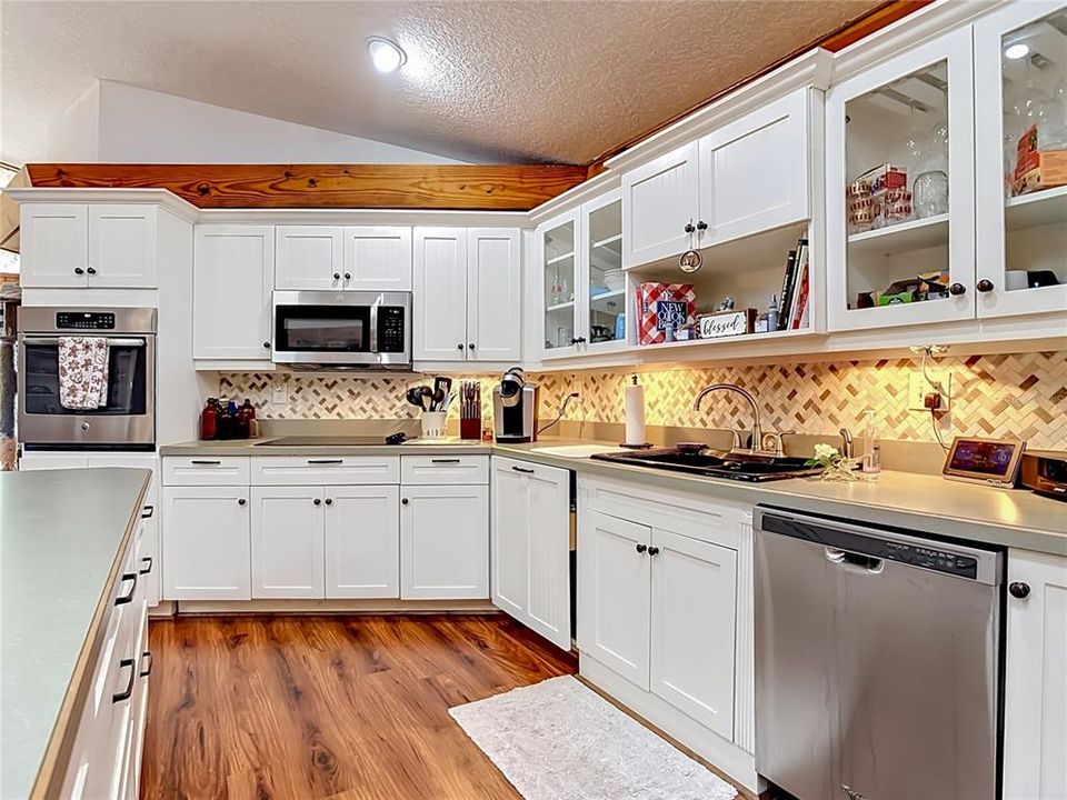 For Sale: $389,000 (4 beds, 3 baths, 2306 Square Feet)
