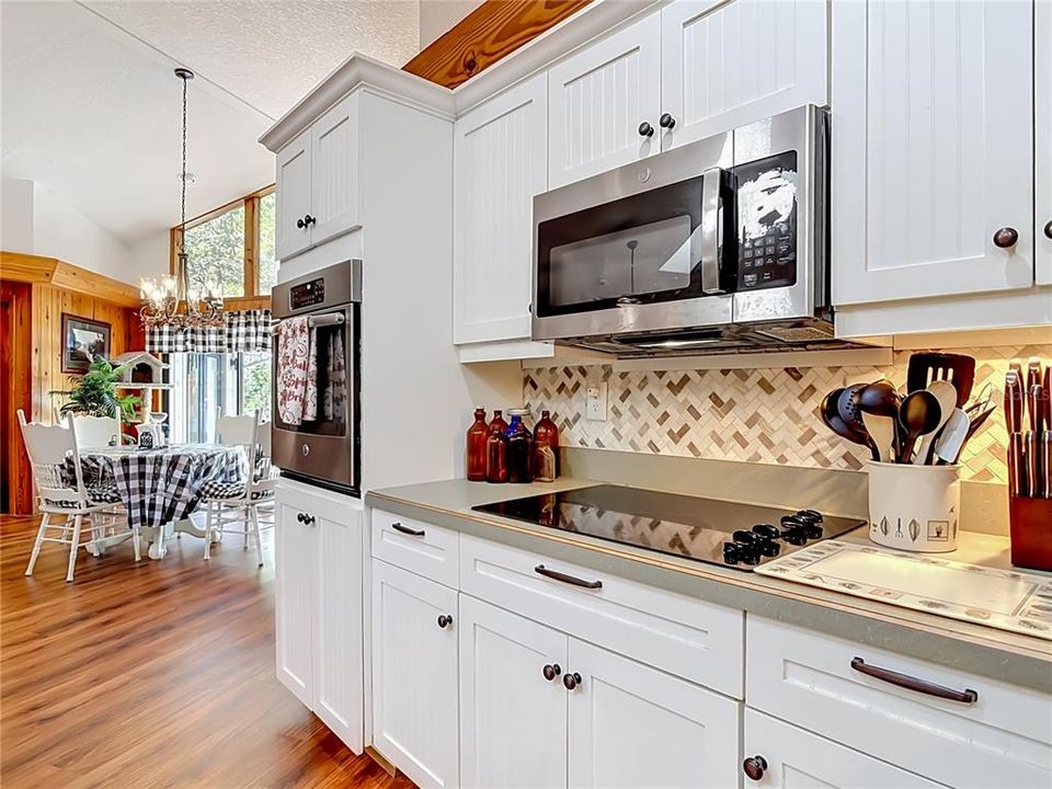 For Sale: $389,000 (4 beds, 3 baths, 2306 Square Feet)
