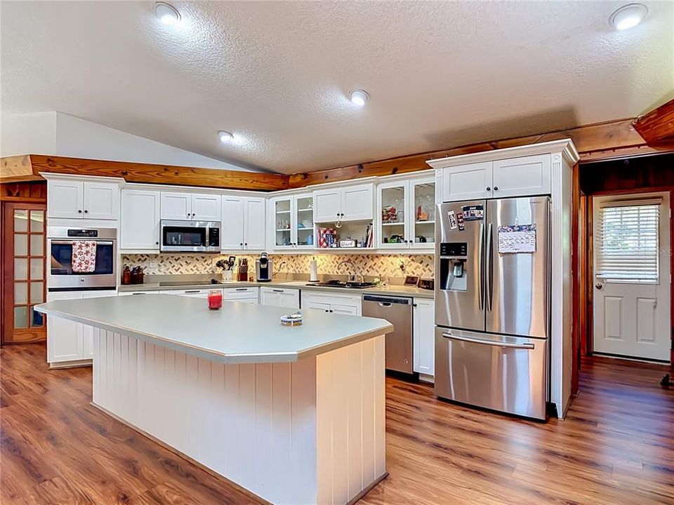 For Sale: $389,000 (4 beds, 3 baths, 2306 Square Feet)