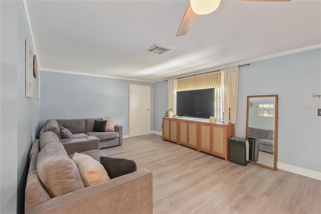 For Sale: $192,500 (3 beds, 2 baths, 1320 Square Feet)