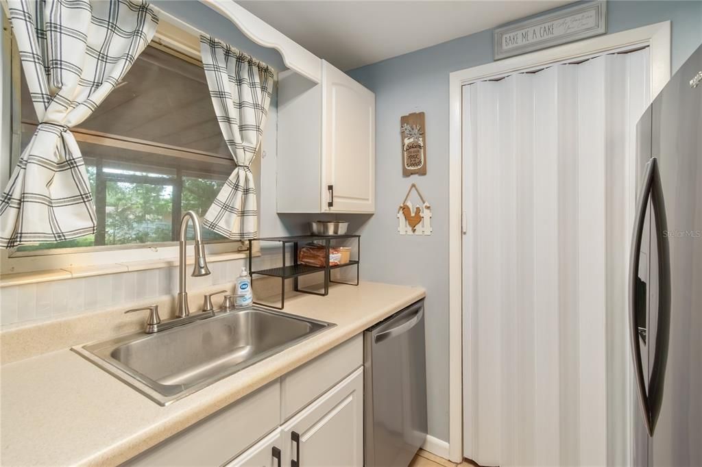 For Sale: $192,500 (3 beds, 2 baths, 1320 Square Feet)