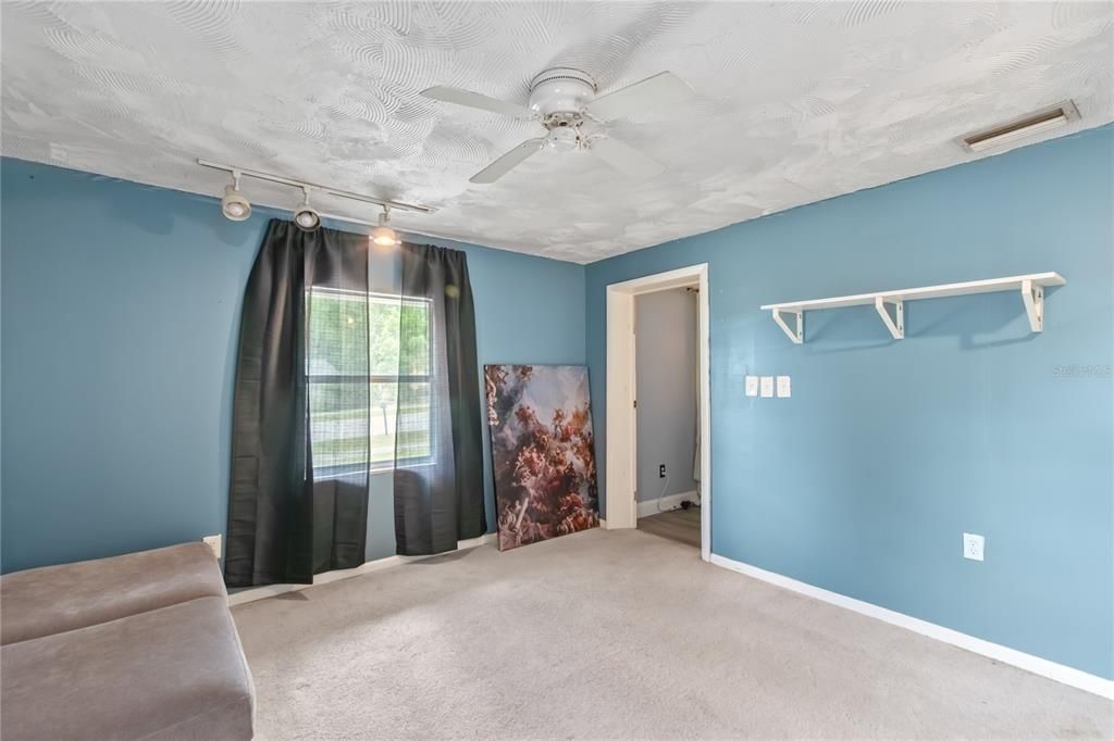 For Sale: $192,500 (3 beds, 2 baths, 1320 Square Feet)