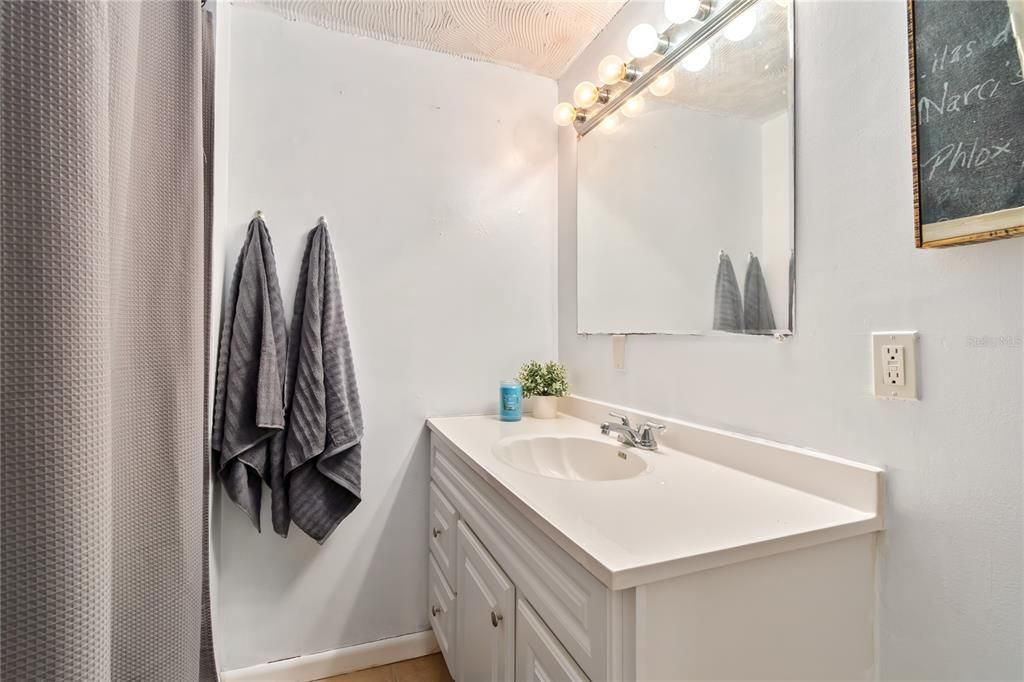 For Sale: $192,500 (3 beds, 2 baths, 1320 Square Feet)